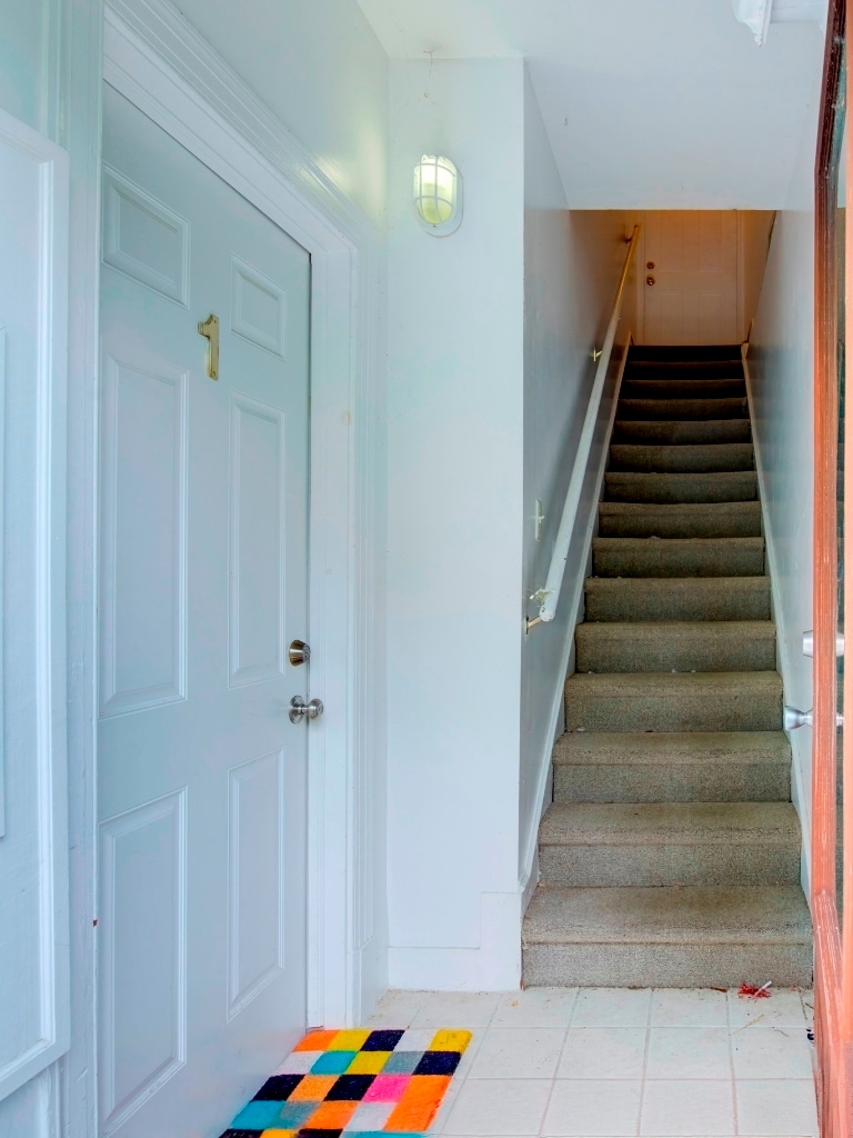 Steps to Apartment - 1628 D St SE