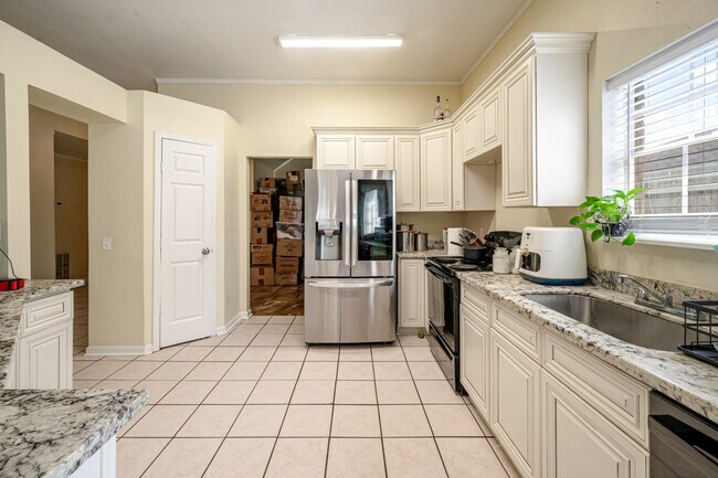 Building Photo - 36 Moss Dr
