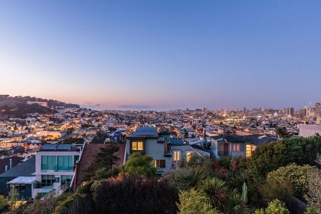 Building Photo - Panoramic SF Views, Elevated Cul-de-Sac Home in Eureka Valley