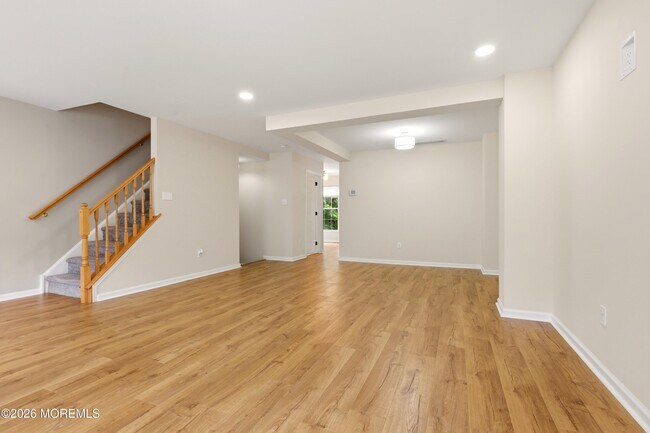 Building Photo - 5 Alexandra Ct