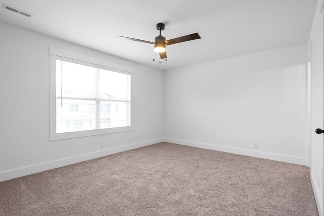 Building Photo - Luxury Townhome For Rent Near Billy Dunlop...