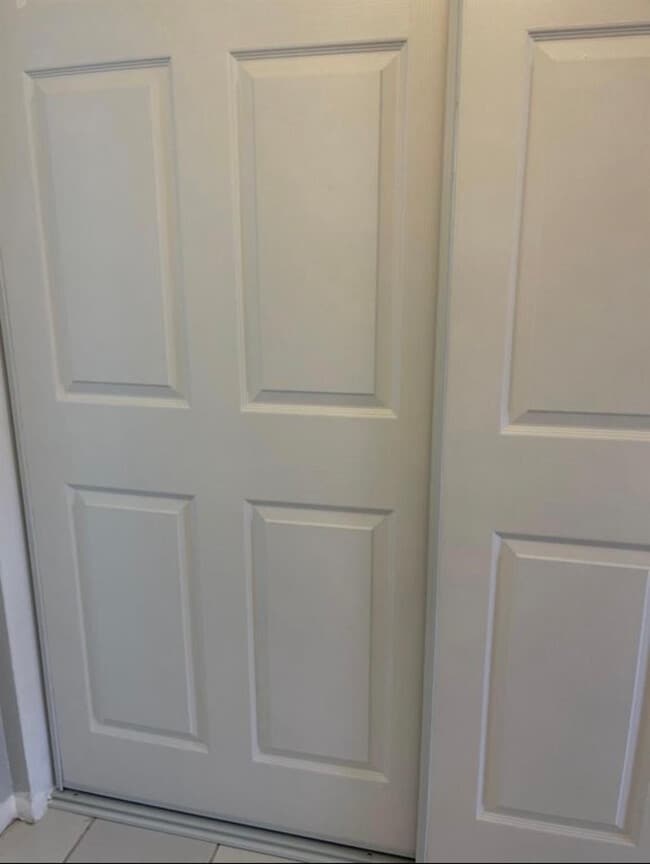 Building Photo - 2701 Riverside Dr