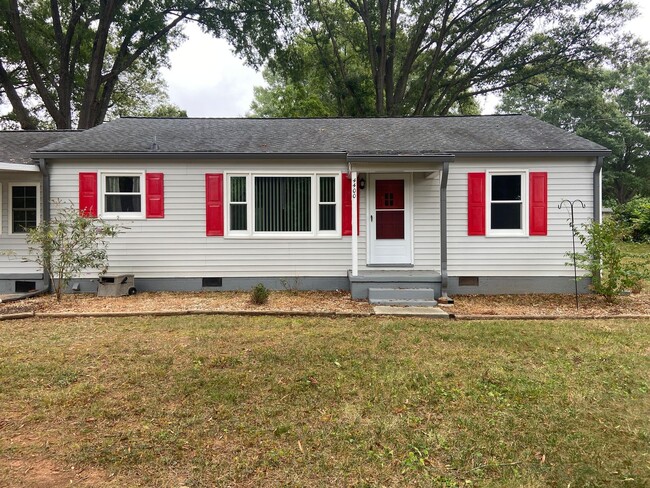 Primary Photo - 3 Bedroom, 2 bathroom House in Winston-Salem