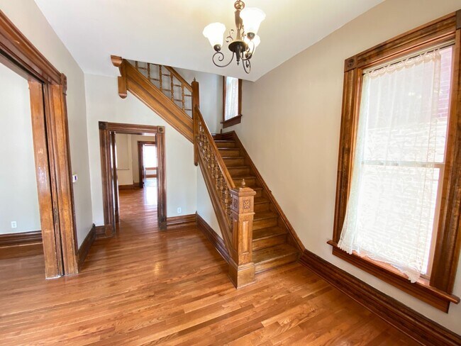 Building Photo - Renovated House, South Campus OSU, Near Medical Center and Law School