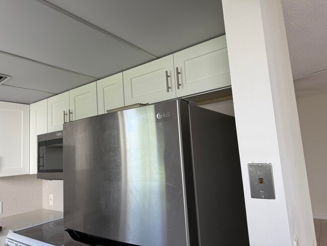 Building Photo - 347 Mansfield I