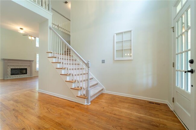 Building Photo - 313 Oak Hill Ln