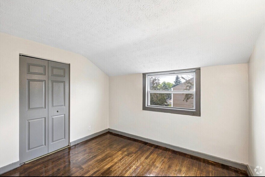 Building Photo - 105 Ledgecrest Ave