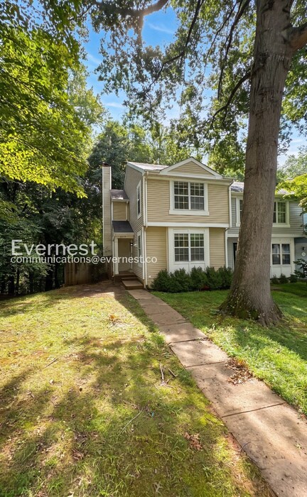 Building Photo - 3 Bed/3.5 Bath Townhome with Fenced Yard / Available Now!