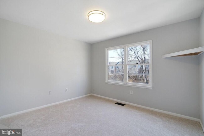 Building Photo - 12346 Woodlawn Ct