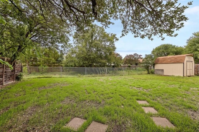 Building Photo - 8905 Bridgewood Trail