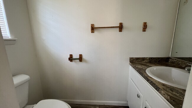 Building Photo - 2221 Candy Ln