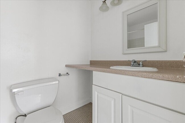 Building Photo - 66 Banner Ct