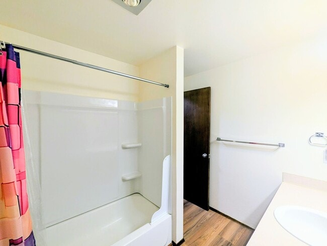 Building Photo - 2bd/1ba Everett Home