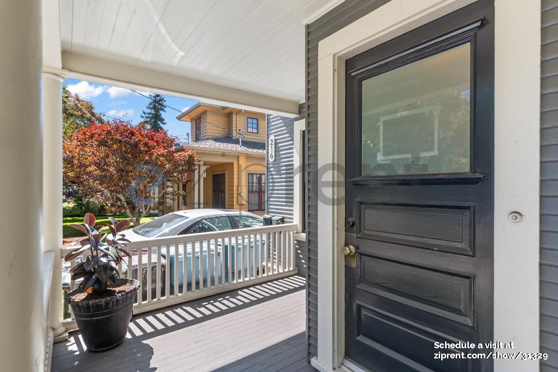 Building Photo - 216 Emerson St