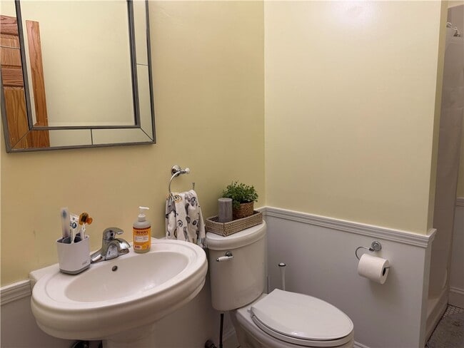 Building Photo - 287 Gregory St