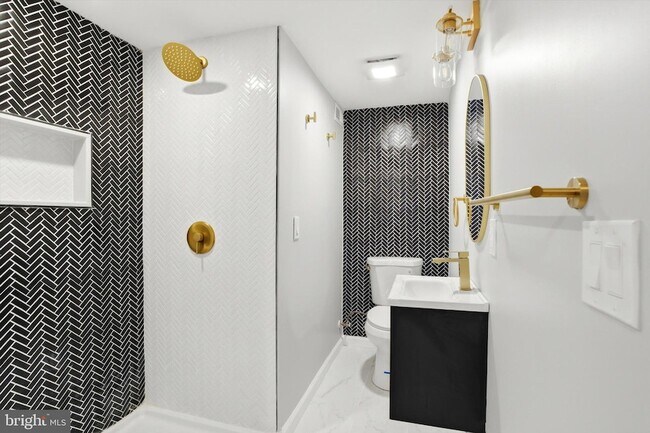 Building Photo - 2 Tekening Way