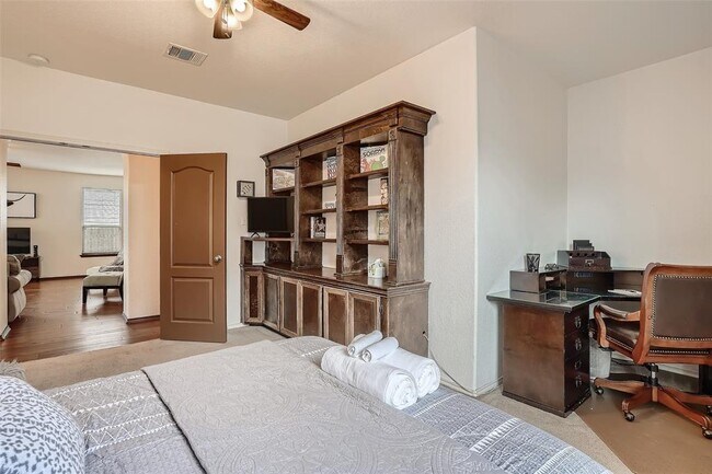 Building Photo - 1639 Bayland St