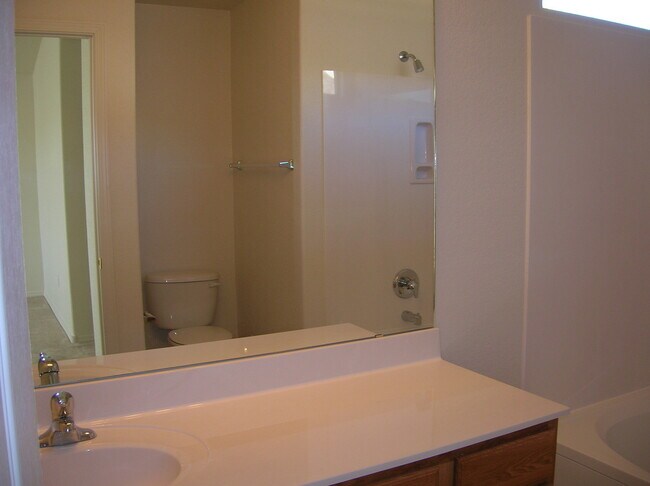 Building Photo - 3316 Crimson Rose Ln SW