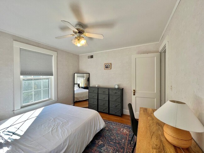 Building Photo - 54 Simonds Rd