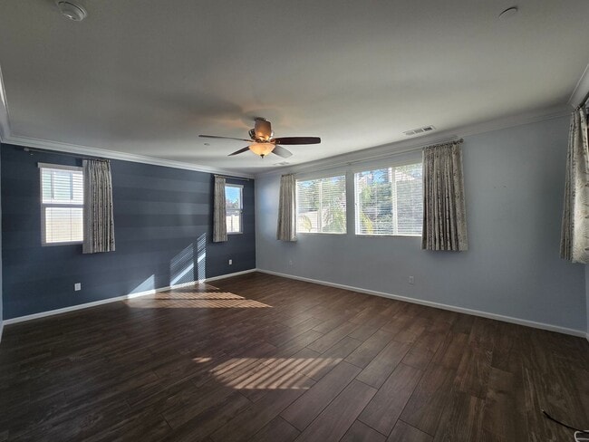 Building Photo - Spacious Woodcrest Single Story