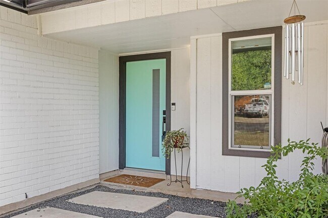 Building Photo - 7718 Croftwood Dr