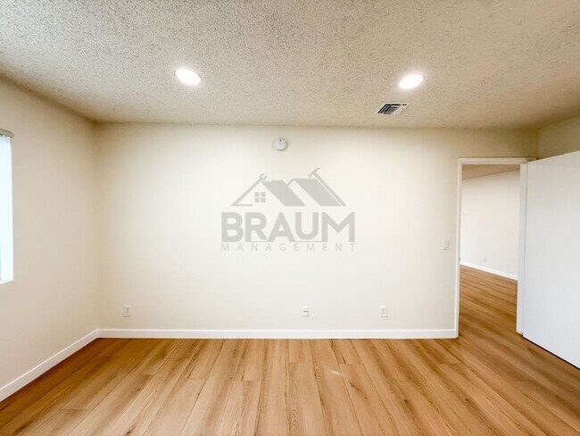 Building Photo - 13347 Victory Blvd