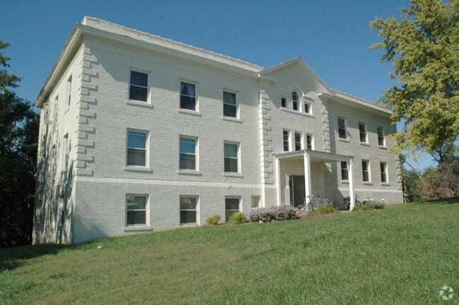 Building Photo - College Park Apartments