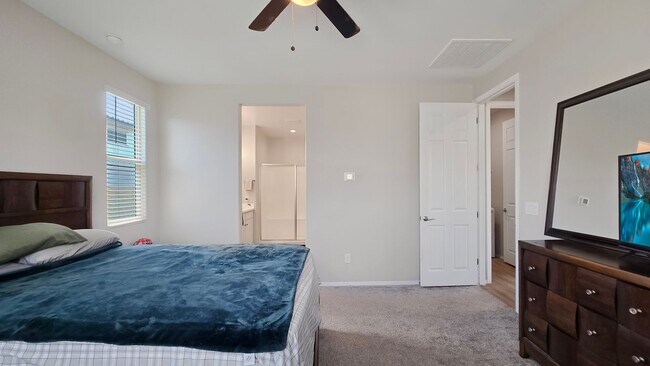 Building Photo - 18572 W Cottontail Ln