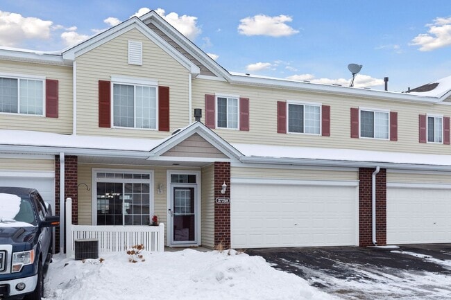 Building Photo - Bailey's Arbor townhome- 2 bed/1.5 bath; Available June 1st.