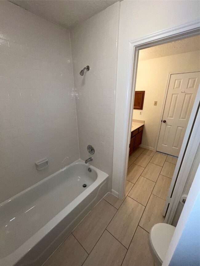 Building Photo - 21810 N Tangle Creek Ln