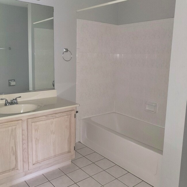 Building Photo - 147 Polaris Dr