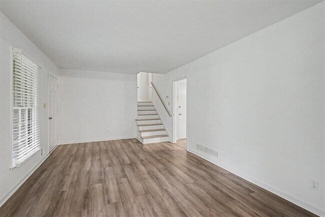 Building Photo - 2985 Fredrick Dr