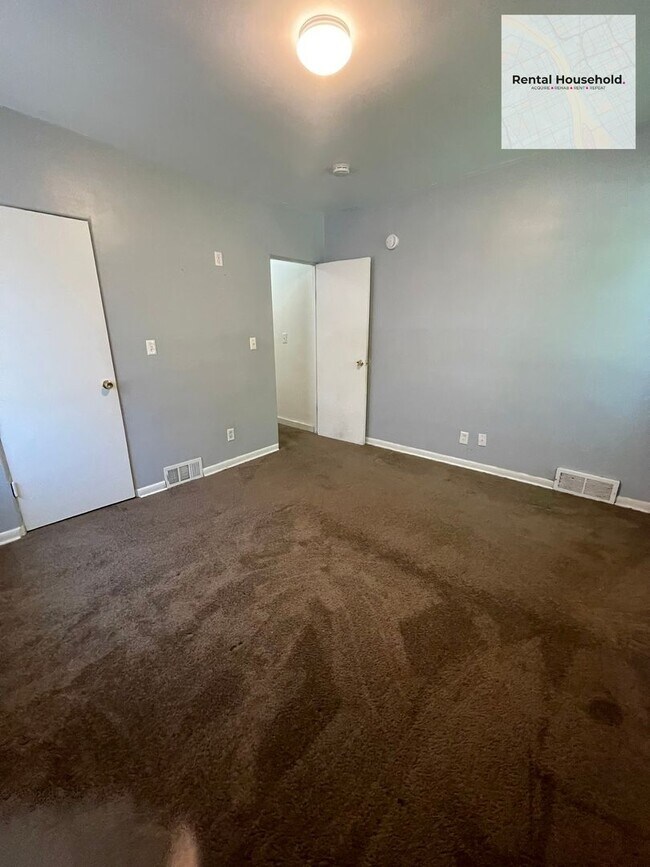 Building Photo - Stunning & Spacious 3-Bedroom Home in Warren!
