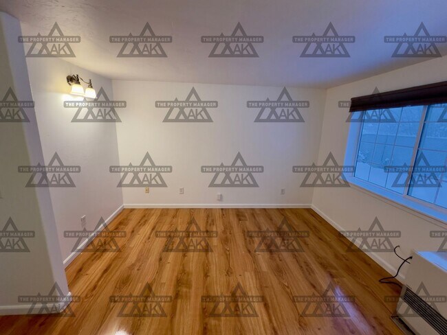 Building Photo - West Fifth Avenue