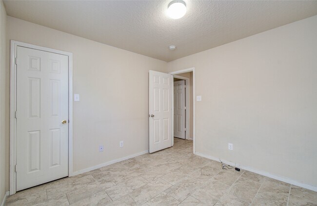 Building Photo - 4214 Forest Rain Ln