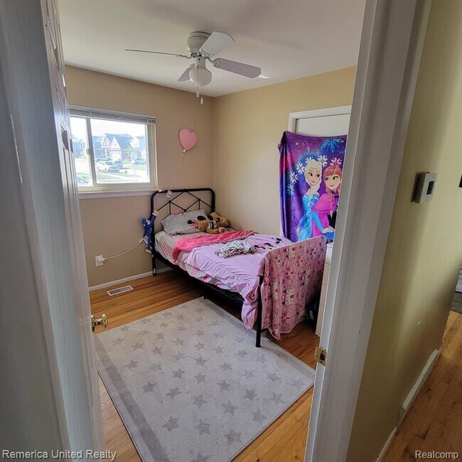 Building Photo - 37944 Lyndon St