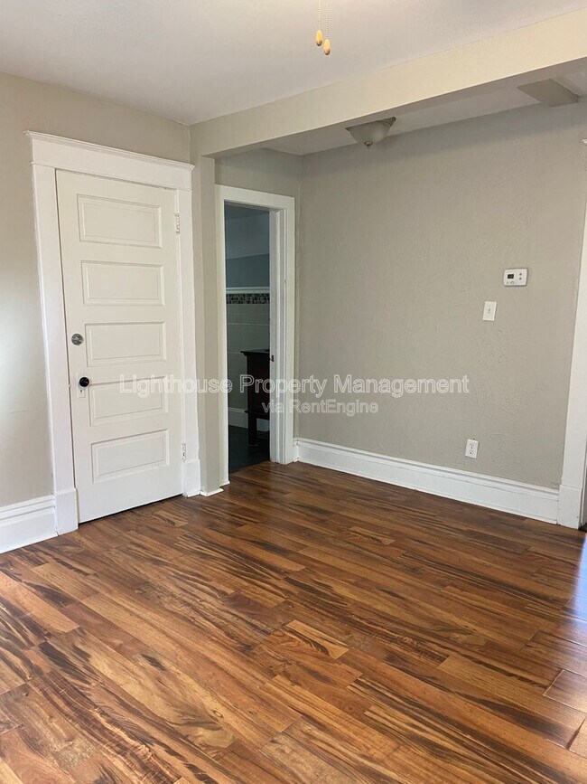 Building Photo - 223 E North St