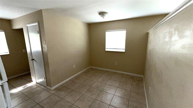 Building Photo - 215 E Hibiscus Dr