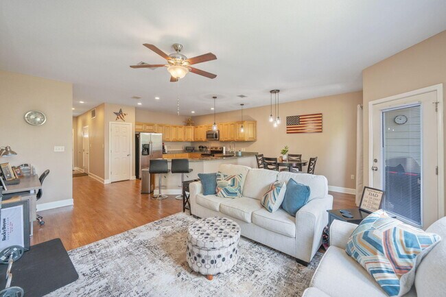 Building Photo - 406 Arbor Lake Dr