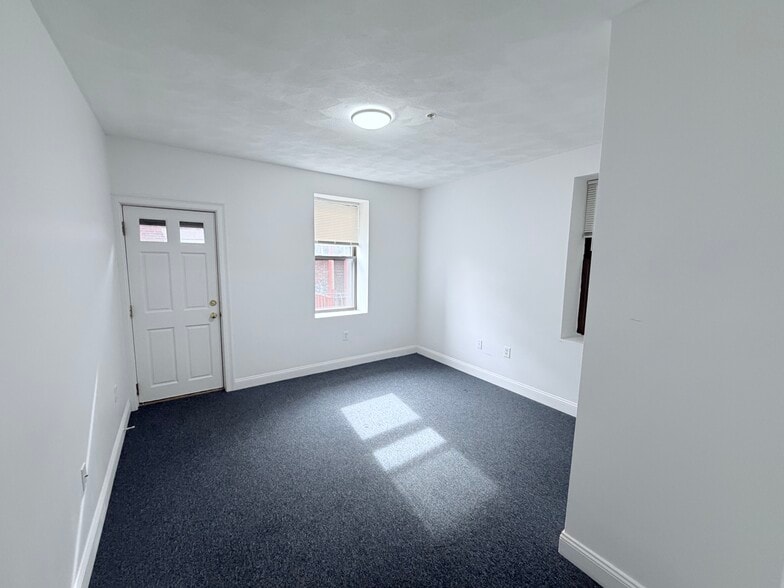 Building Photo - 179 Winnisimmet St