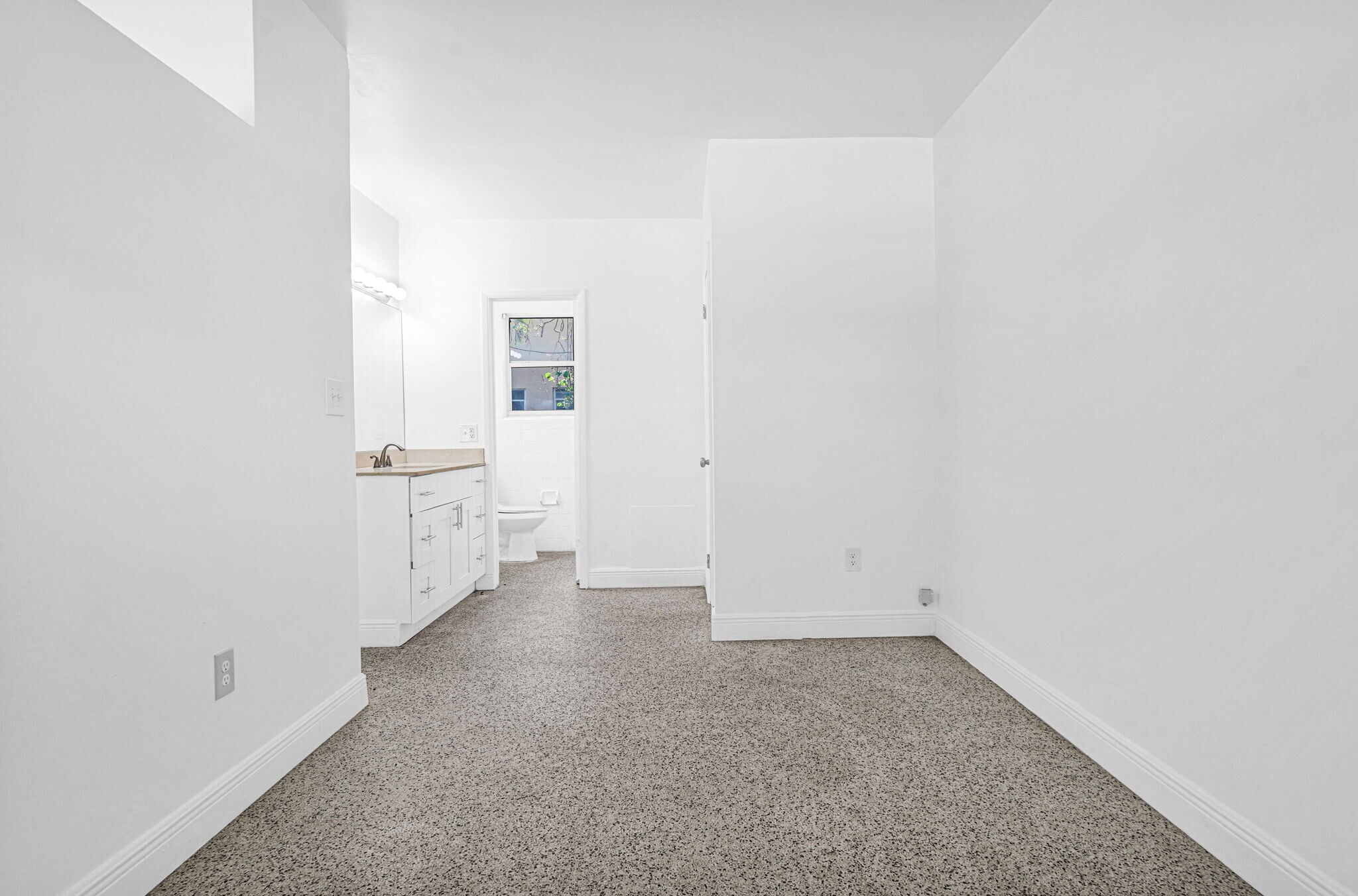 Building Photo - 150 NW 78th St