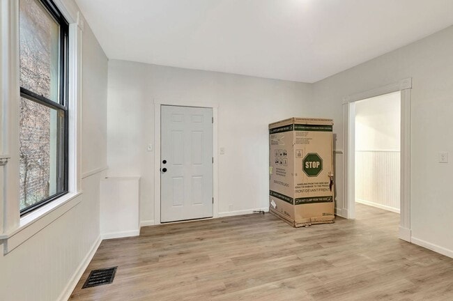 Building Photo - 1617 Westwood Ave