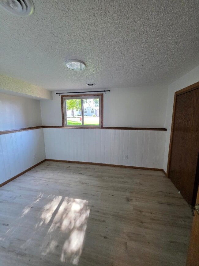 Building Photo - 708 W Interstate Ave