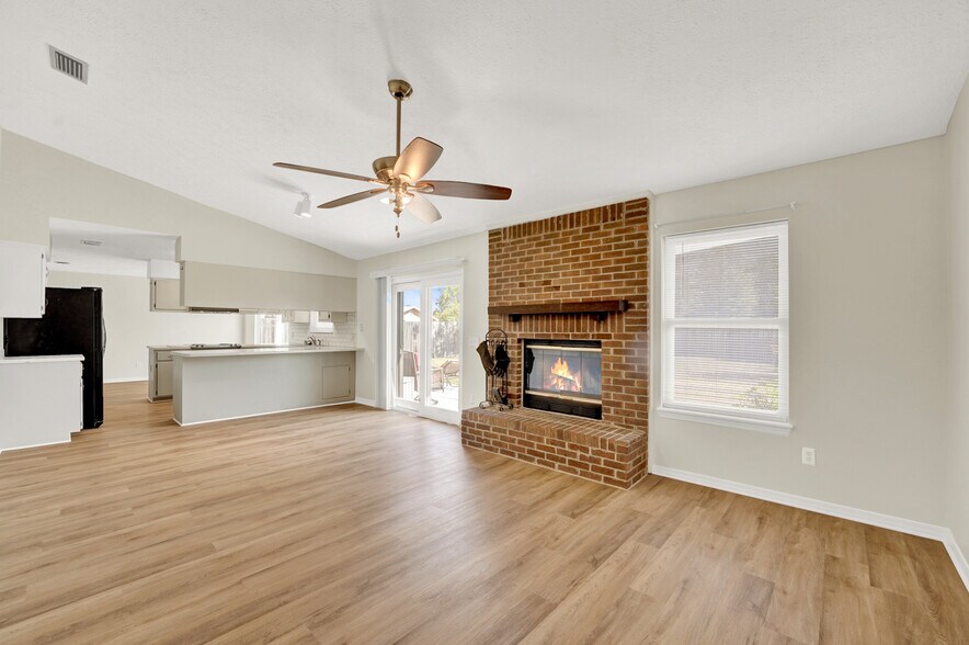 Building Photo - 7525 Melody Ln