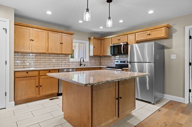 Building Photo - 910 Windlau Ct