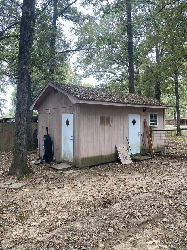 Building Photo - 2 Palmer Dr