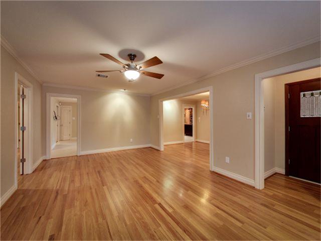 Building Photo - 4517 Tonawanda Dr