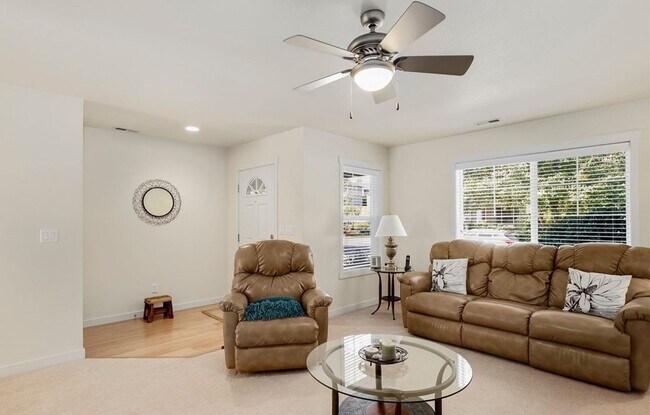 Building Photo - Snoqualmie home for rent - 3 bed, 2.5 bath, spacious loft.