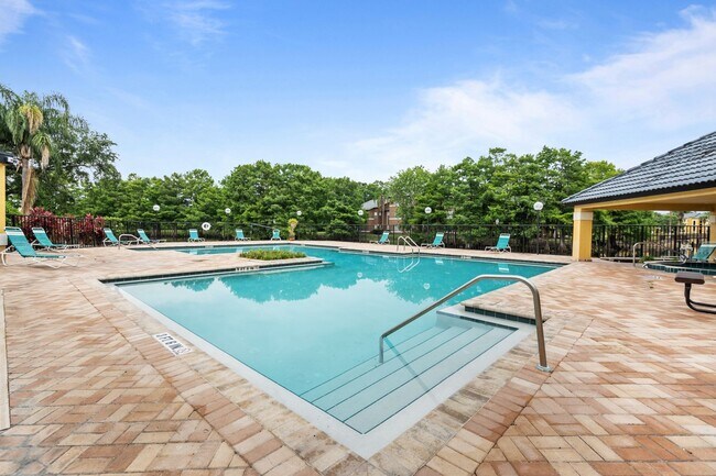 Building Photo - VENETIAN PLACE - 2nd floor • 1 BR 1 Bath -...