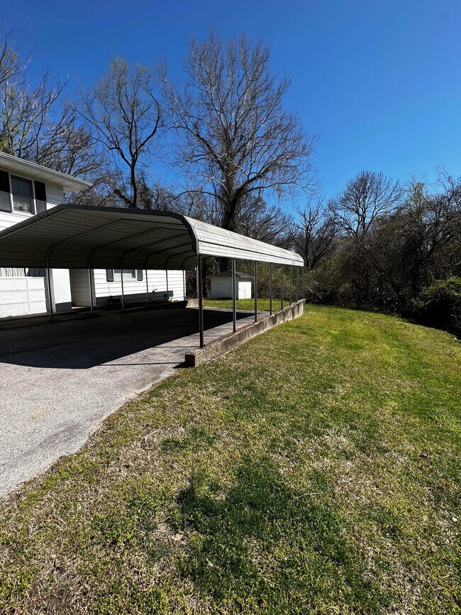 Building Photo - 1210 Perry Pl